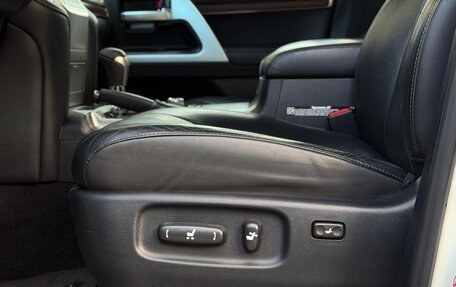 Toyota Land Cruiser 200, 2015 год, 5 200 000 рублей, 24 фотография
