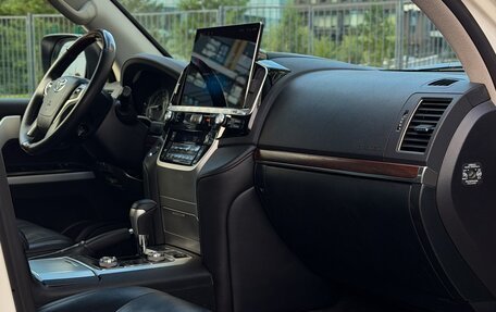 Toyota Land Cruiser 200, 2015 год, 5 200 000 рублей, 28 фотография