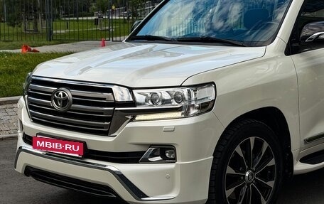 Toyota Land Cruiser 200, 2015 год, 5 200 000 рублей, 10 фотография