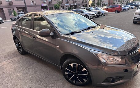 Chevrolet Cruze II, 2011 год, 685 000 рублей, 3 фотография