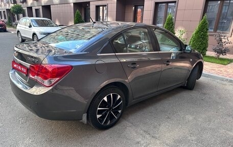 Chevrolet Cruze II, 2011 год, 685 000 рублей, 4 фотография