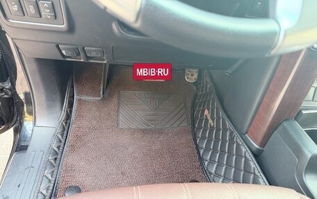 Toyota Land Cruiser Prado 150 рестайлинг 2, 2016 год, 4 600 000 рублей, 12 фотография