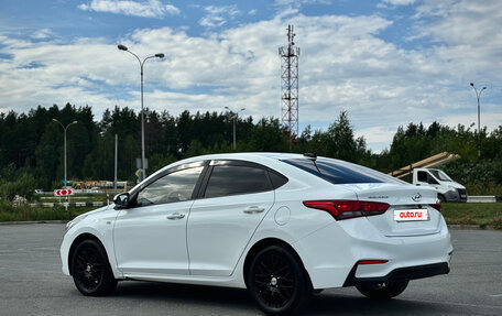 Hyundai Solaris II рестайлинг, 2017 год, 890 000 рублей, 3 фотография
