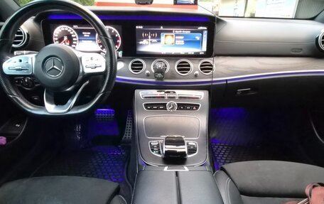 Mercedes-Benz E-Класс, 2018 год, 3 400 000 рублей, 11 фотография