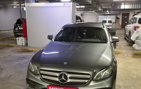 Mercedes-Benz E-Класс, 2018 год, 3 400 000 рублей, 21 фотография