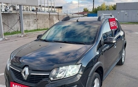 Renault Sandero II рестайлинг, 2015 год, 1 025 000 рублей, 2 фотография