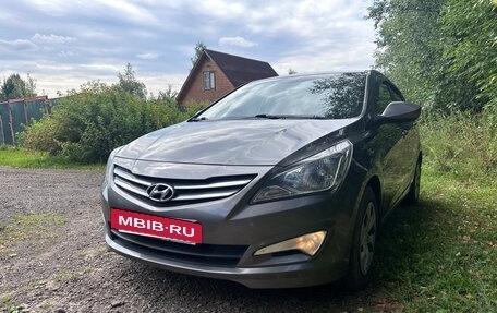 Hyundai Solaris II рестайлинг, 2015 год, 1 150 000 рублей, 2 фотография
