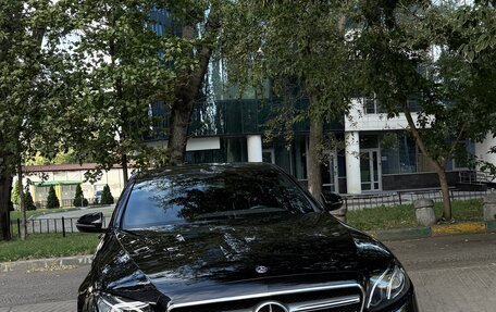 Mercedes-Benz E-Класс, 2018 год, 2 950 000 рублей, 1 фотография