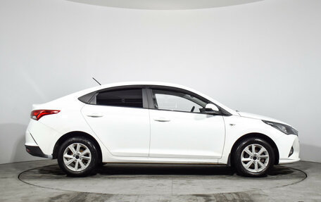 Hyundai Solaris II рестайлинг, 2021 год, 1 100 000 рублей, 4 фотография