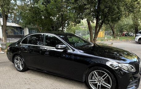 Mercedes-Benz E-Класс, 2018 год, 2 950 000 рублей, 3 фотография