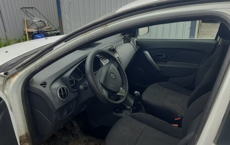 Renault Logan II, 2016 год, 200 000 рублей, 5 фотография