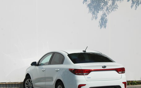 KIA Rio IV, 2018 год, 990 000 рублей, 6 фотография