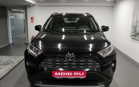 Toyota RAV4, 2021 год, 3 199 000 рублей, 2 фотография