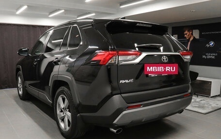 Toyota RAV4, 2021 год, 3 199 000 рублей, 6 фотография