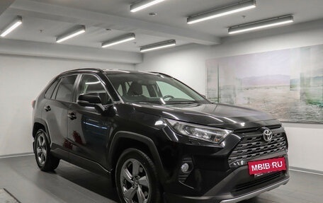 Toyota RAV4, 2021 год, 3 199 000 рублей, 3 фотография