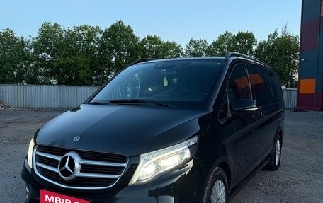 Mercedes-Benz V-Класс, 2018 год, 3 750 000 рублей, 1 фотография