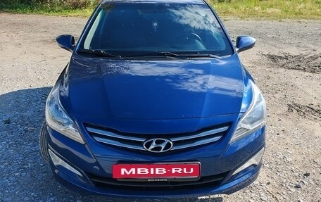 Hyundai Solaris II рестайлинг, 2015 год, 990 000 рублей, 7 фотография