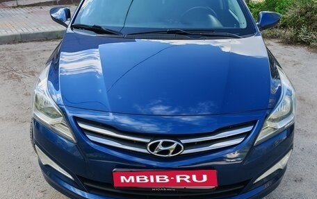 Hyundai Solaris II рестайлинг, 2015 год, 990 000 рублей, 38 фотография