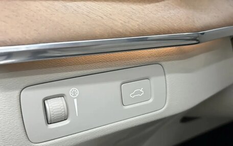 Volvo XC90 II рестайлинг, 2019 год, 4 000 000 рублей, 24 фотография