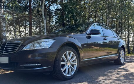 Mercedes-Benz S-Класс, 2011 год, 3 300 000 рублей, 6 фотография