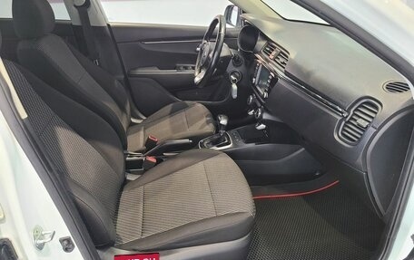 KIA Rio IV, 2018 год, 969 000 рублей, 25 фотография