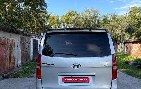 Hyundai Grand Starex Grand Starex I рестайлинг 2, 2010 год, 1 350 000 рублей, 2 фотография