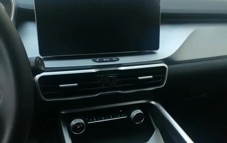 Geely Coolray I, 2022 год, 1 350 000 рублей, 10 фотография