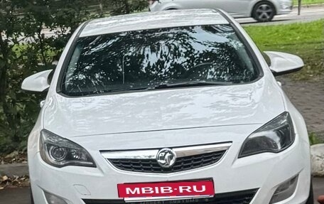 Opel Astra J, 2011 год, 780 000 рублей, 21 фотография