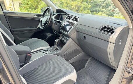 Volkswagen Tiguan II, 2019 год, 2 890 000 рублей, 16 фотография