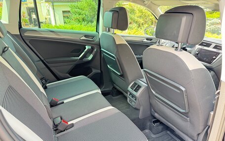 Volkswagen Tiguan II, 2019 год, 2 890 000 рублей, 18 фотография