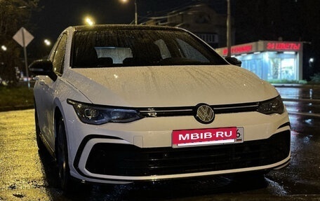 Volkswagen Golf VIII, 2022 год, 2 650 000 рублей, 15 фотография