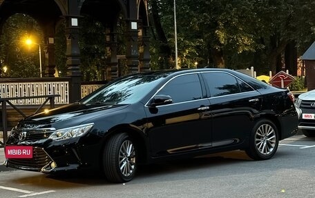 Toyota Camry, 2017 год, 3 650 000 рублей, 4 фотография