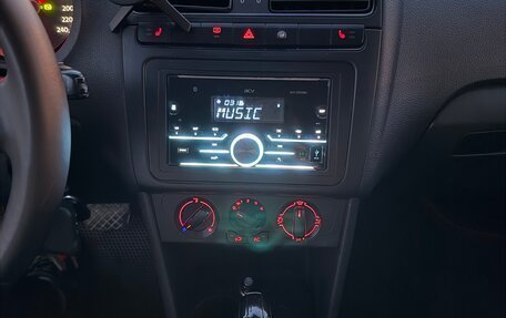 Volkswagen Polo VI (EU Market), 2012 год, 700 000 рублей, 10 фотография