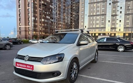 Volkswagen Polo VI (EU Market), 2012 год, 700 000 рублей, 32 фотография