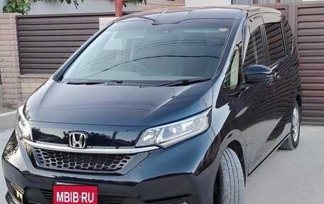 Honda Freed II, 2021 год, 1 900 000 рублей, 1 фотография