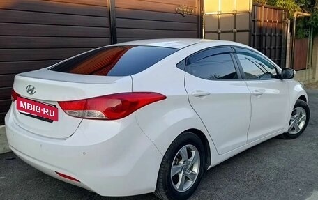 Hyundai Avante, 2012 год, 950 000 рублей, 2 фотография