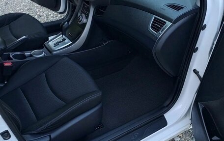 Hyundai Avante, 2012 год, 950 000 рублей, 6 фотография