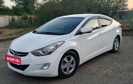 Hyundai Avante, 2012 год, 950 000 рублей, 3 фотография