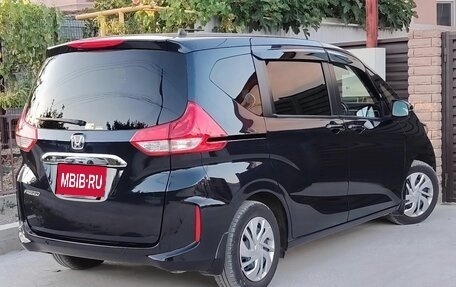 Honda Freed II, 2021 год, 1 900 000 рублей, 10 фотография
