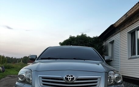 Toyota Avensis III рестайлинг, 2007 год, 999 999 рублей, 24 фотография