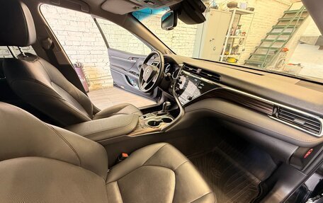 Toyota Camry, 2018 год, 3 150 000 рублей, 21 фотография