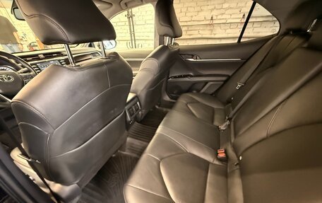 Toyota Camry, 2018 год, 3 150 000 рублей, 24 фотография