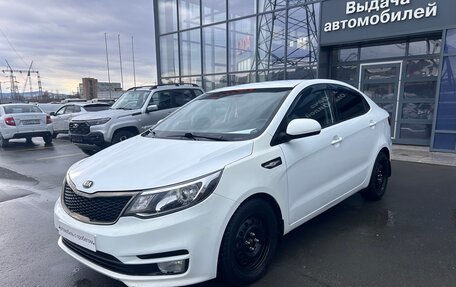 KIA Rio III рестайлинг, 2015 год, 979 000 рублей, 2 фотография