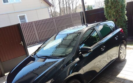 Toyota Auris II, 2013 год, 1 500 000 рублей, 2 фотография