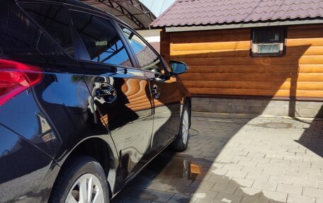 Toyota Auris II, 2013 год, 1 500 000 рублей, 34 фотография