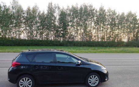 Toyota Auris II, 2013 год, 1 500 000 рублей, 29 фотография