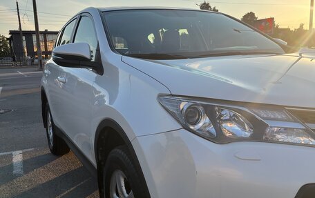 Toyota RAV4, 2015 год, 2 400 000 рублей, 3 фотография