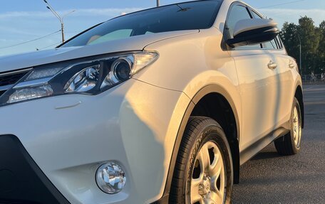 Toyota RAV4, 2015 год, 2 400 000 рублей, 2 фотография