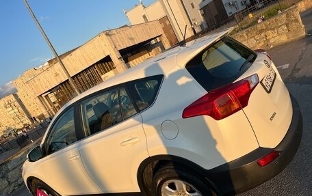 Toyota RAV4, 2015 год, 2 400 000 рублей, 8 фотография