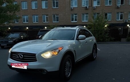 Infiniti FX II, 2011 год, 1 600 000 рублей, 2 фотография